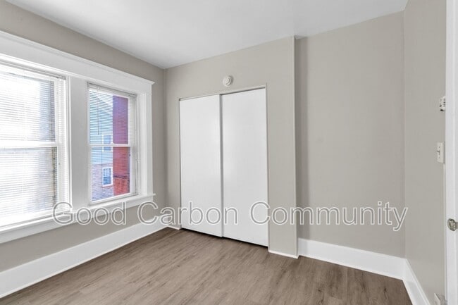 Building Photo - 1247 Hertel Ave