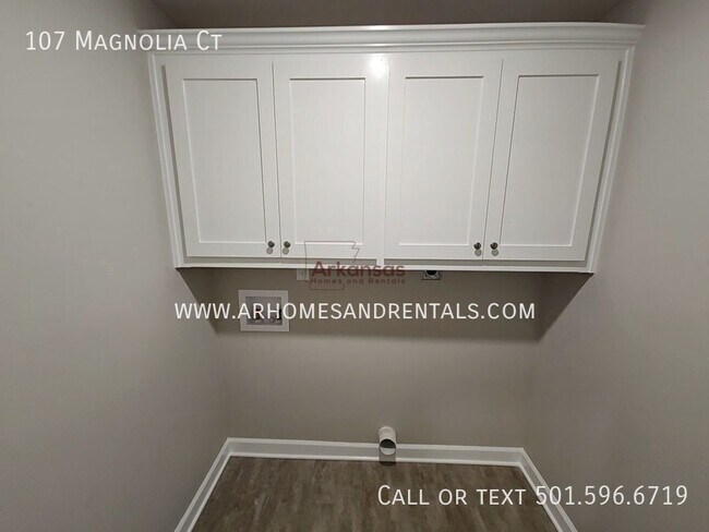 Building Photo - 107 Magnolia Ct