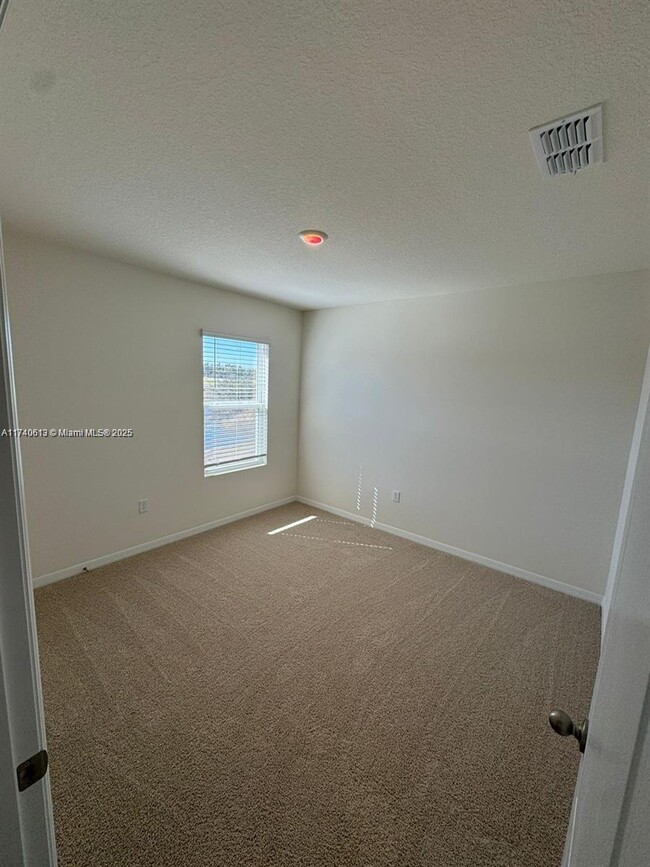 Building Photo - 3464 Sandalwood Dr