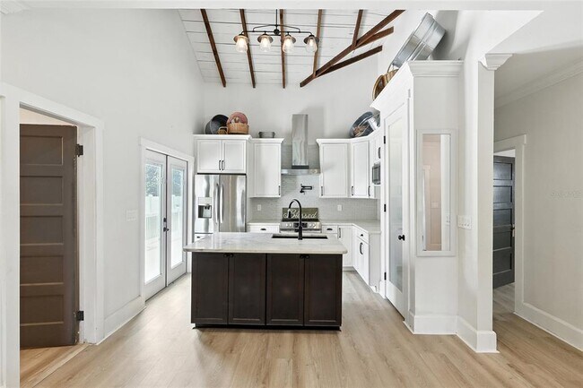 Building Photo - 3634 Burlington Ave N