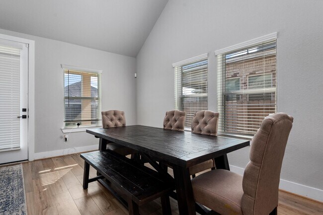 Building Photo - 17828 Hanson Ridge Dr