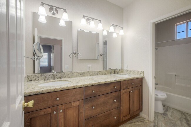 Building Photo - 4Bed/3bath in Rancho Del Oro~ Caspian