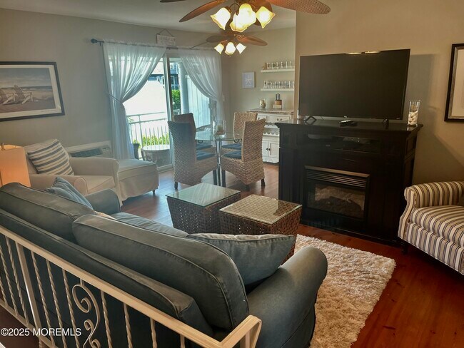 Building Photo - 100 3rd Ave