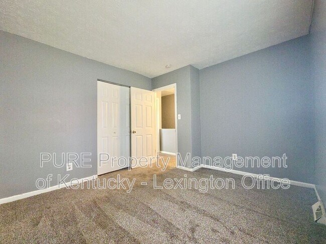 Building Photo - 305 Lake St