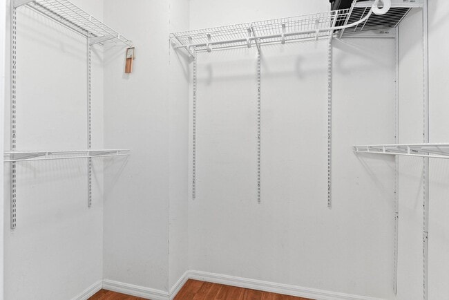 Building Photo - 3 bedroom, 3 bath with flex space  in Wint...