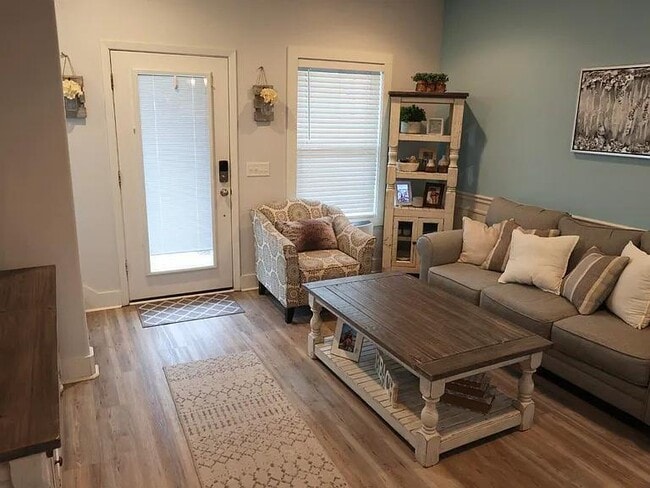 Building Photo - 8625 Marlin Pl