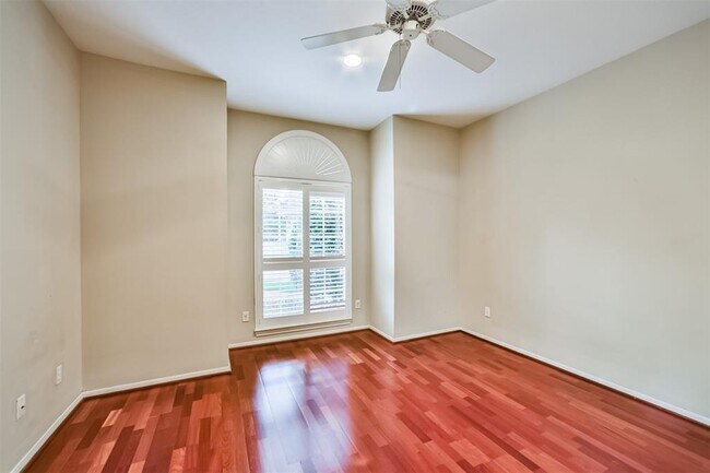 Building Photo - 16 Kelliwood Ct Cir