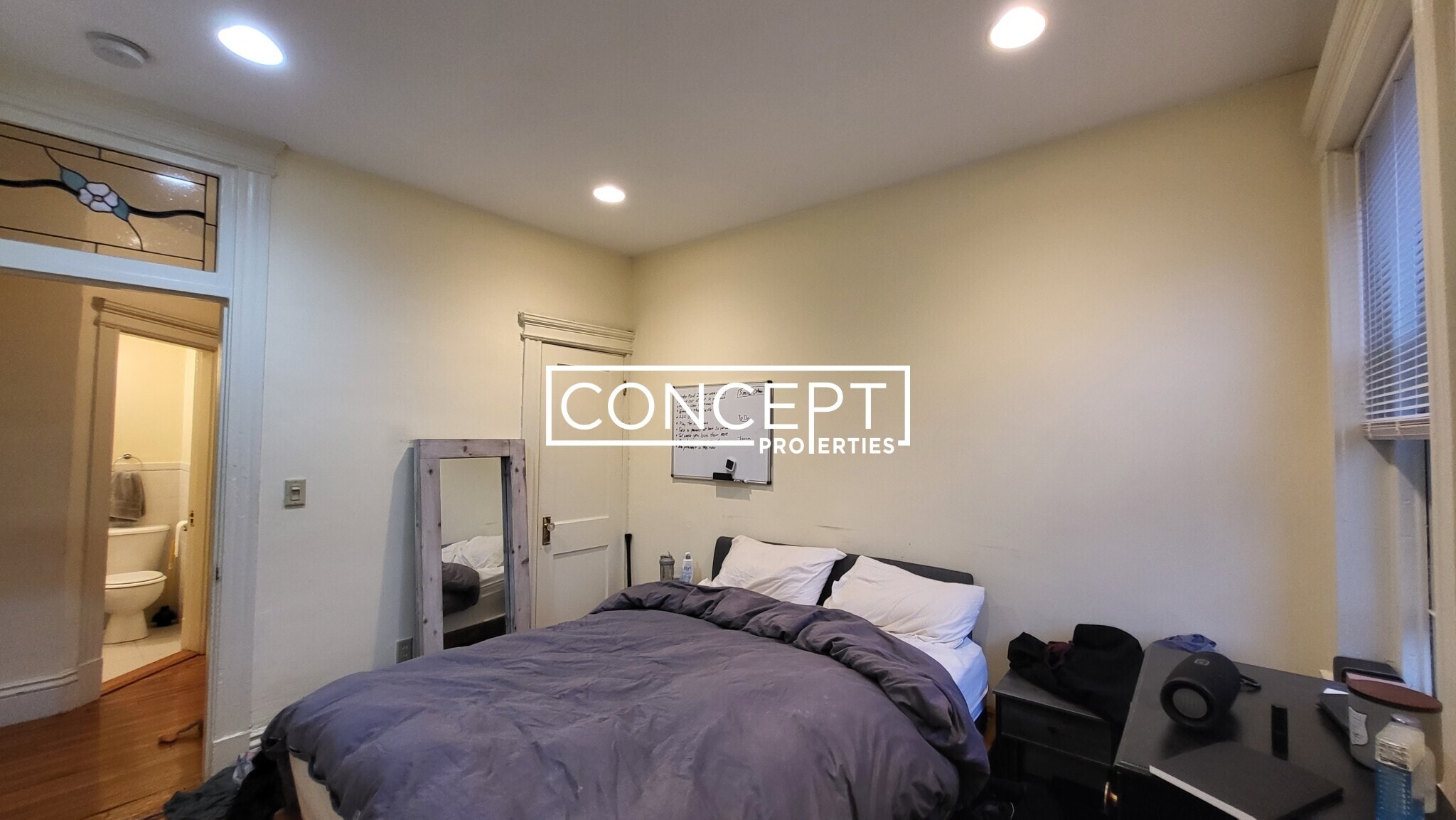 Building Photo - 100 Queensberry St