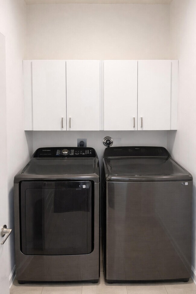 Building Photo - 19105 NE 8th Ct