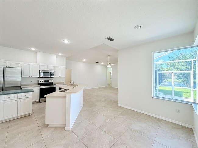Building Photo - 14606 Coral Berry Dr