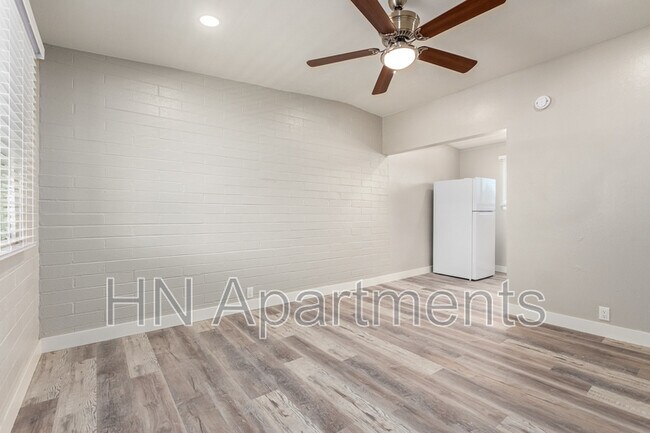 Building Photo - 8639 N 7th St