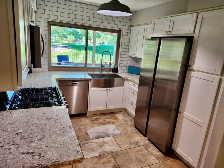 Building Photo - 3177 Bel Air Dr