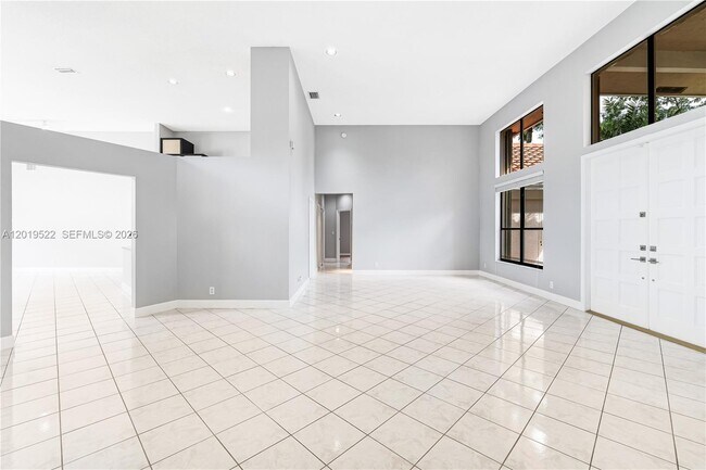 Building Photo - 1256 Manor Dr S