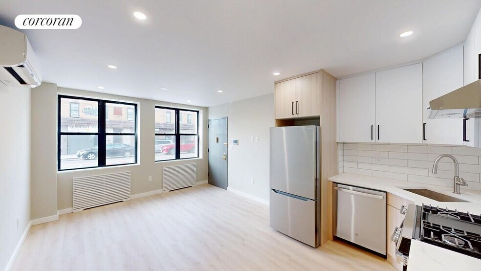 Building Photo - 587 3rd Ave