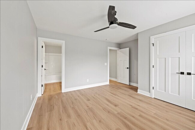 Building Photo - 617 W 39th St