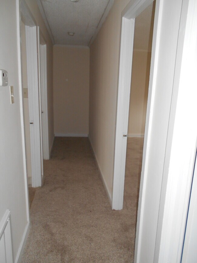 Building Photo - 3865 Roseberry St