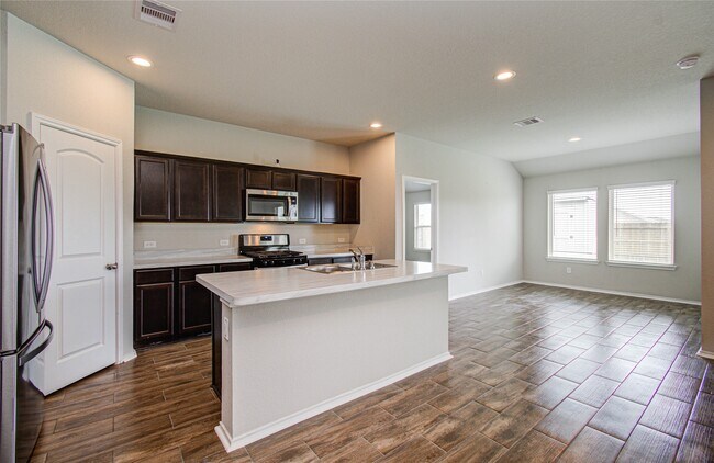 Building Photo - 20835 Medford Landing Ln