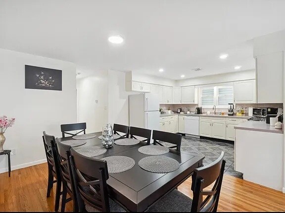 DINING ROOM - 42 Van Buren St