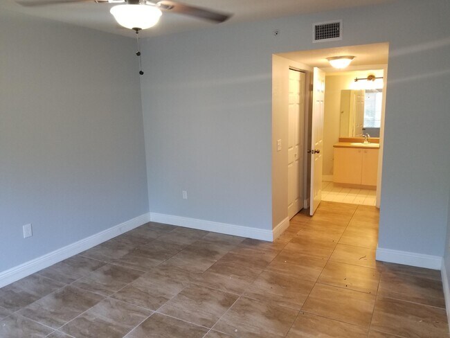 Building Photo - 4240 San Marino Blvd