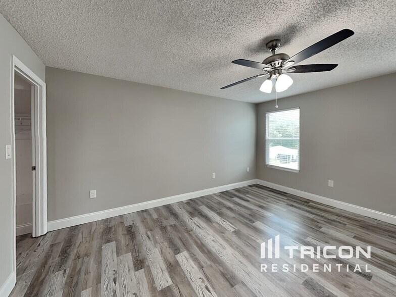 Building Photo - 4356 S Lockwood Ridge Rd