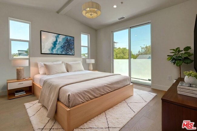 Building Photo - 4720 Marshall Dr