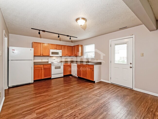 Building Photo - 6768 W Philadelphia Dr