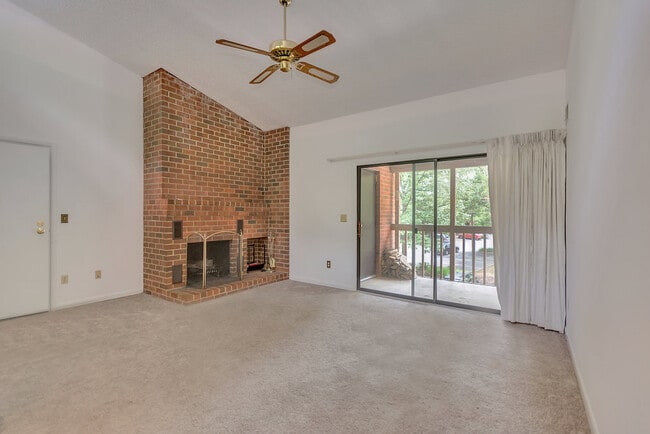 Building Photo - 112 Turtle Creek Rd
