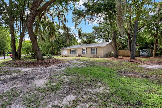 Building Photo - 3 bedroom 2 bath home in Village Green