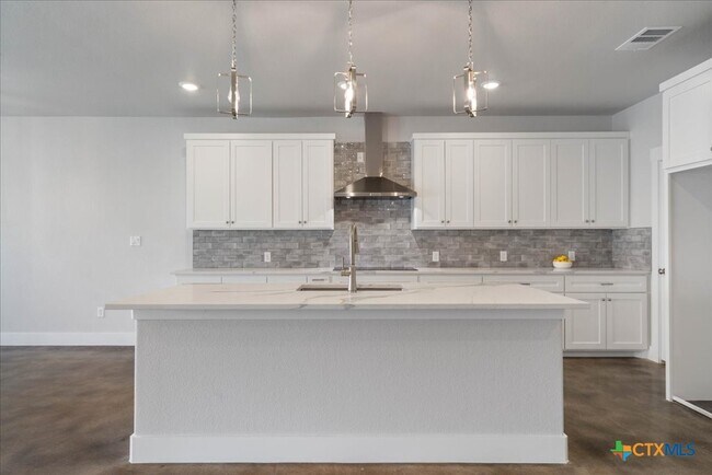 Building Photo - 223 Timberline Dr