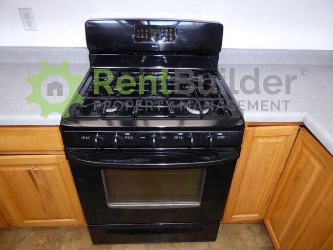 Building Photo - SCHEDULE YOUR SHOWING TODAY