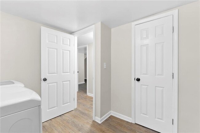 Building Photo - 2343 Carver Dr NW