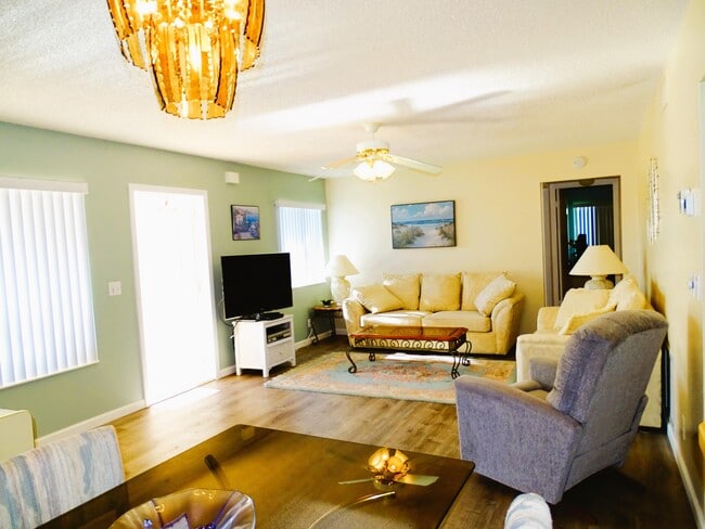 Building Photo - 409 Pine Glen Ln