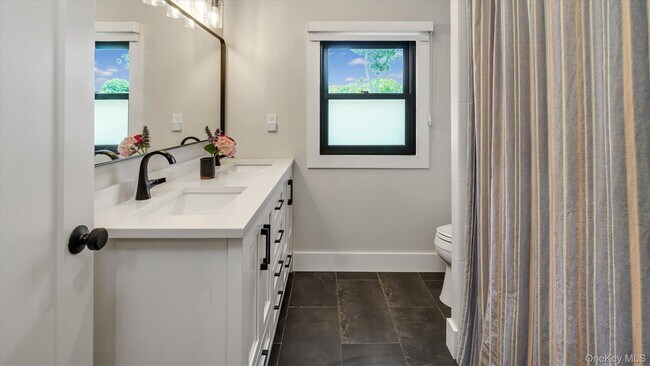 Building Photo - 99 Beach Rd