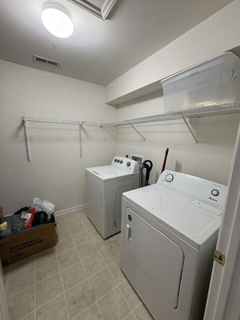 Building Photo - 2205 Locksley Woods Dr
