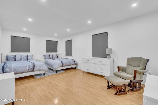 Building Photo - 109 Liberty Bell Rd