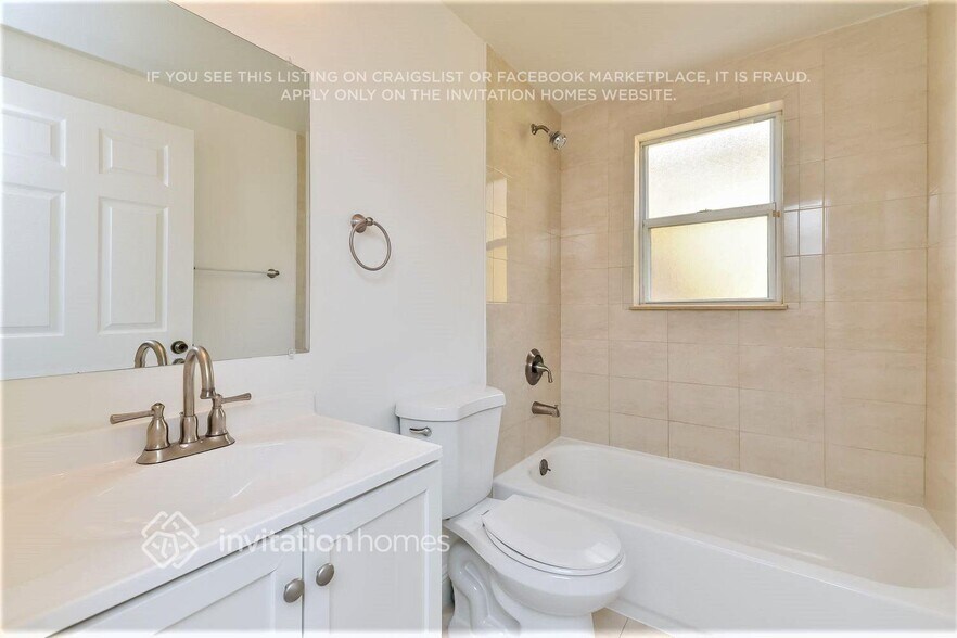Building Photo - 15935 SW 83rd Terrace