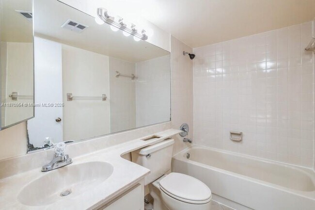 Building Photo - 8860 SW 123rd Ct