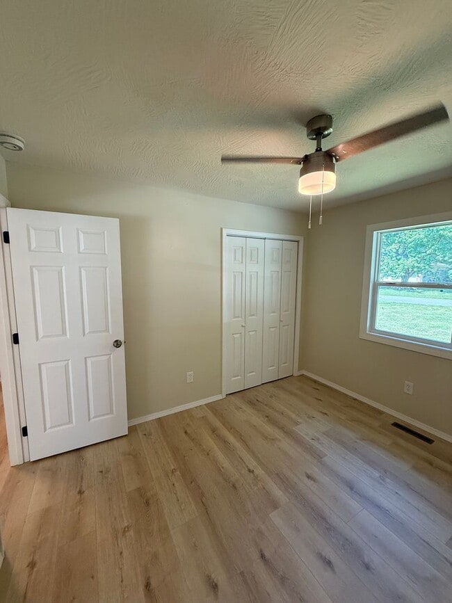 Building Photo - Remodeled 3 Bedroom 2 Bathroom home in Battlefield MO