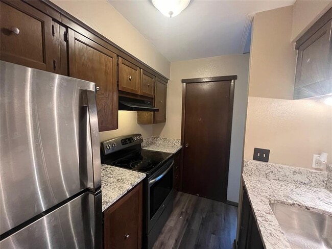 Building Photo - 822 Cardinal Creek Blvd