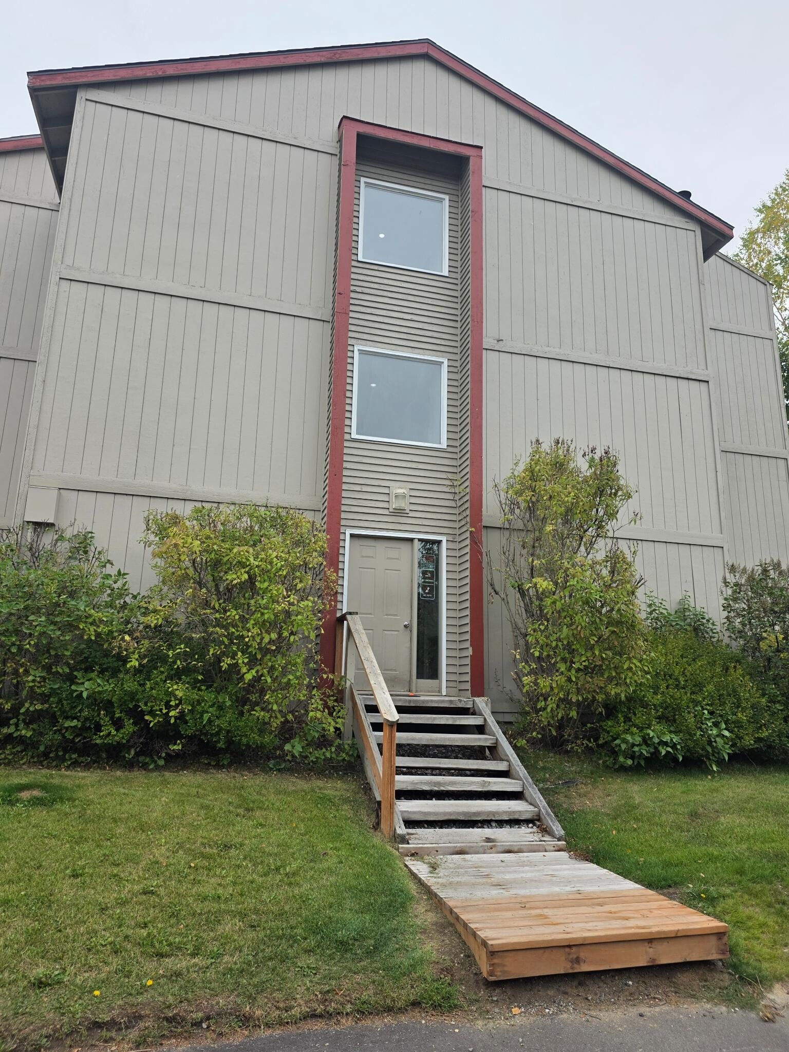 Building Photo - 9645 Independence Dr