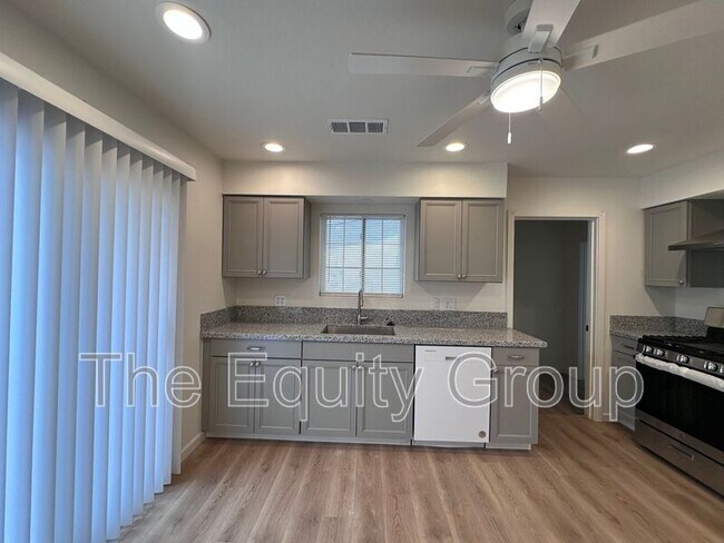 Building Photo - 145 N A St