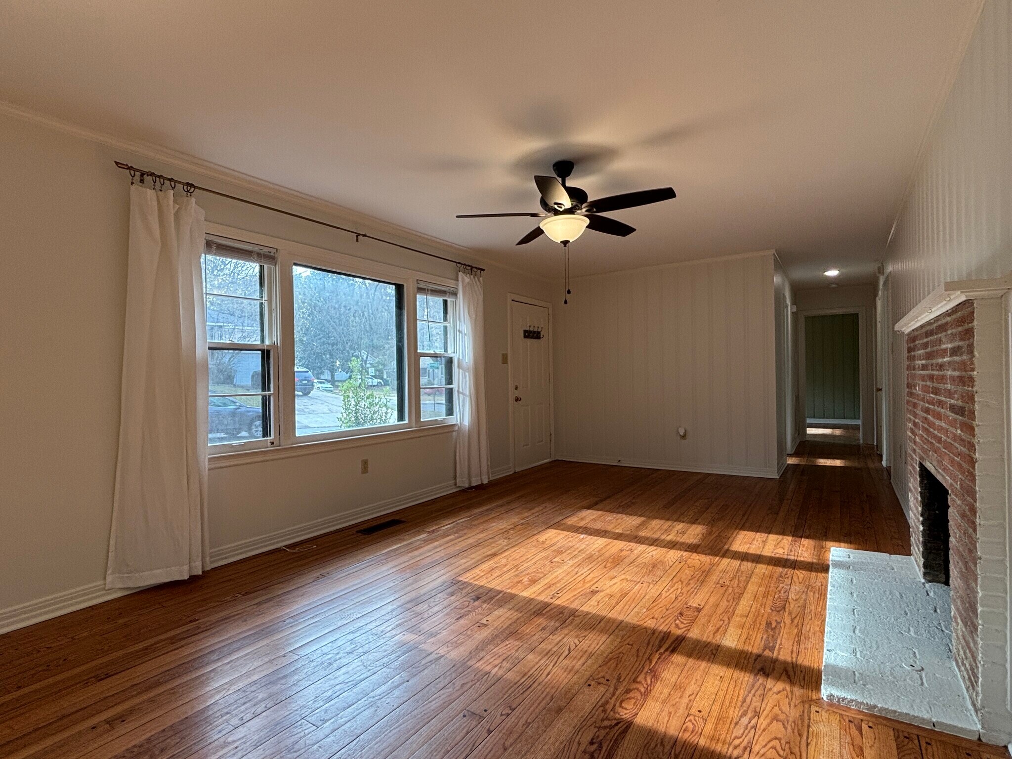 Building Photo - 2100 Durwood Rd