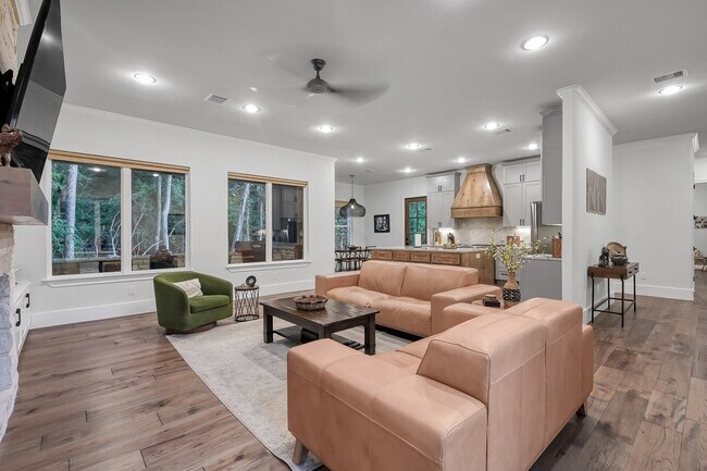 Building Photo - 15937 Stagecoach Rd