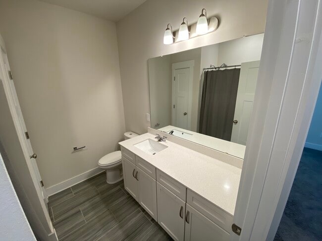 Building Photo - 178 Redcroft Dr