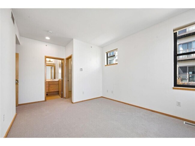 Building Photo - 2818 Aldrich Ave S