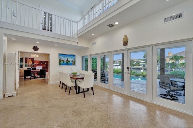 Building Photo - 1247 Seminole Dr