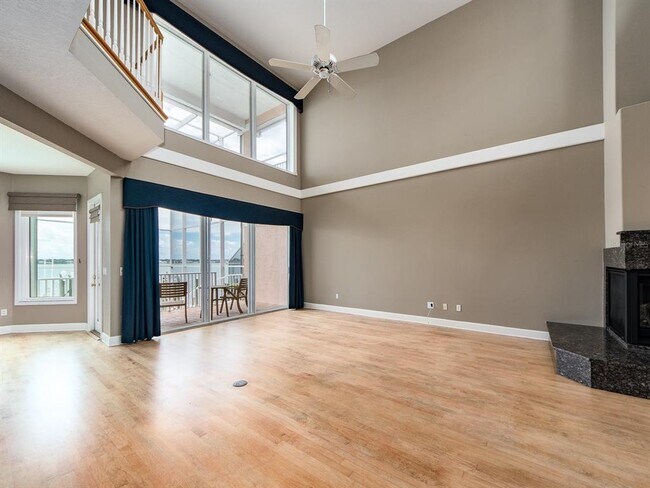 Building Photo - 218 Sand Key Estates Dr