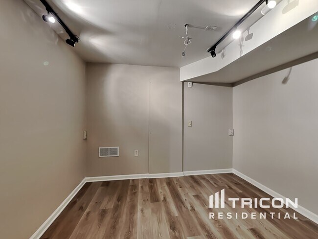 Building Photo - 603 Baymist Ct