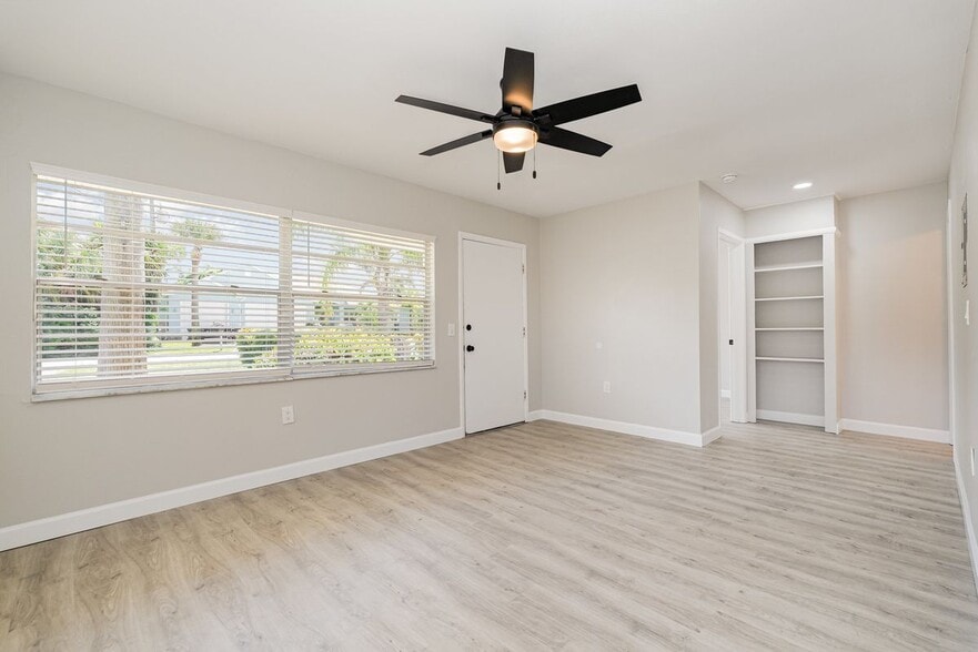 Building Photo - 122 Niemira Ave
