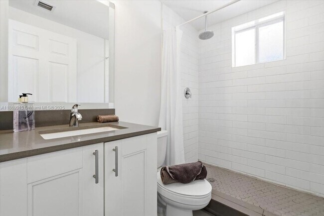 Building Photo - 541 NW 33rd St